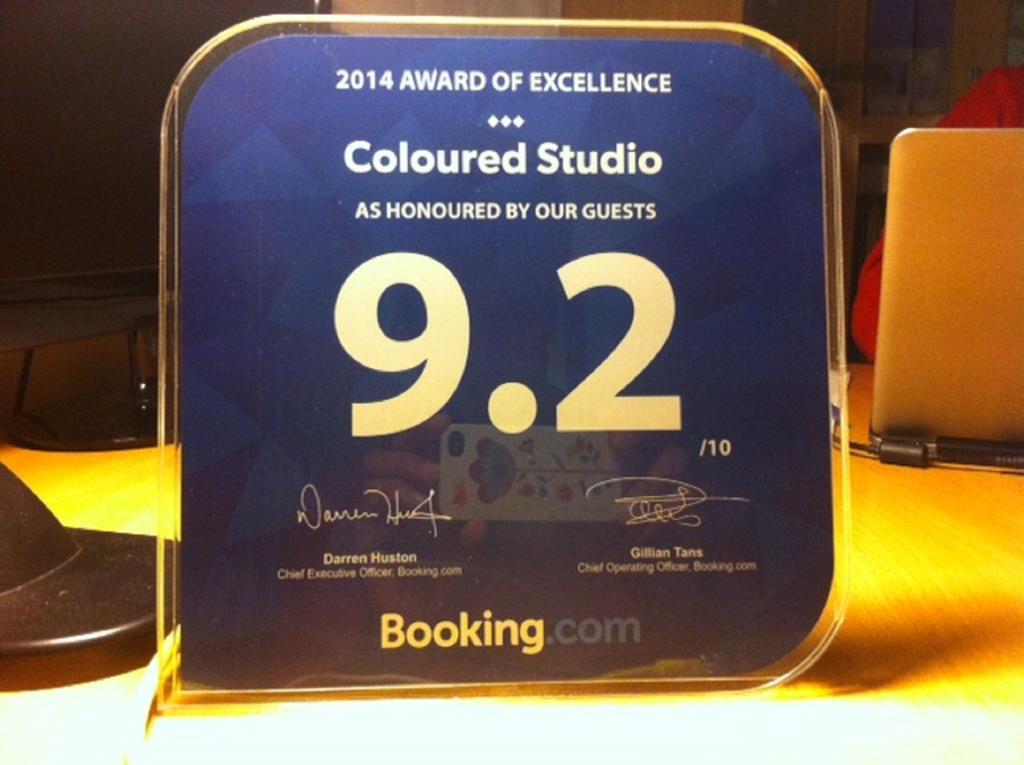 Coloured Studio FAO Rum bild